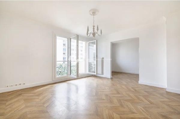 Appartement de 3 pièces traversant rénové