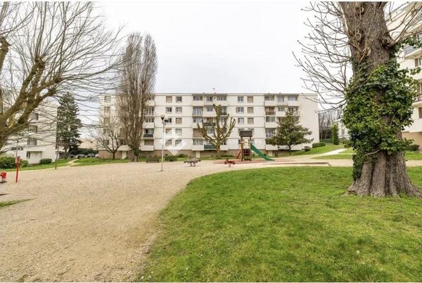 Appartement de 3 pièces traversant rénové