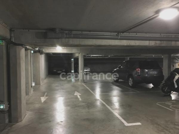 Parking en residence sécurisé à vendre LILLE (59) vendu occupé, au carrefour des rues Iéna, des Postes , Wazemmes.