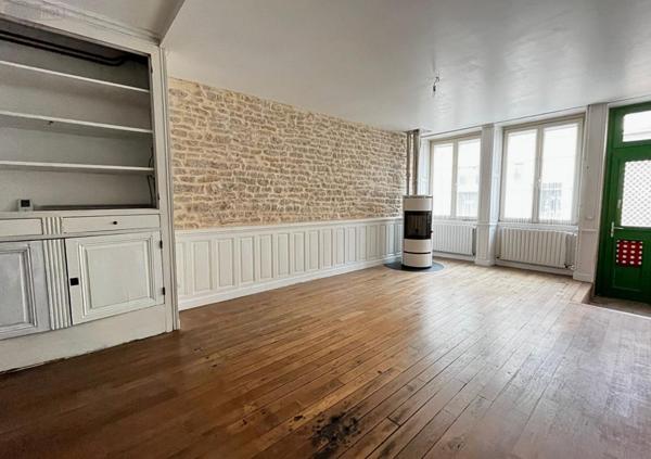 Maison de ville à vendre à Langres en Haute-Marne (52200), ref : SGAUR115116
