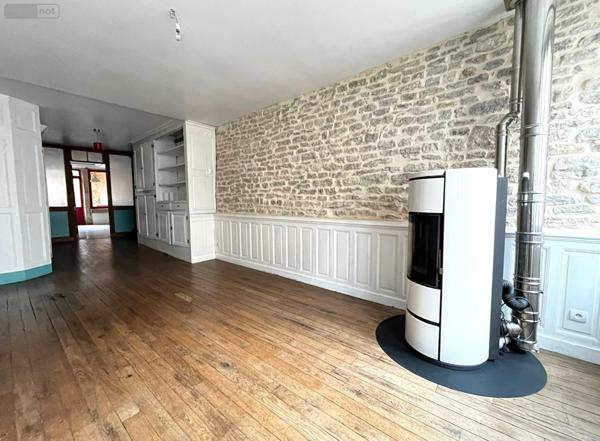 Maison de ville à vendre à Langres en Haute-Marne (52200), ref : SGAUR115116