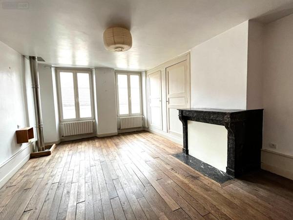 Maison de ville à vendre à Langres en Haute-Marne (52200), ref : SGAUR115116