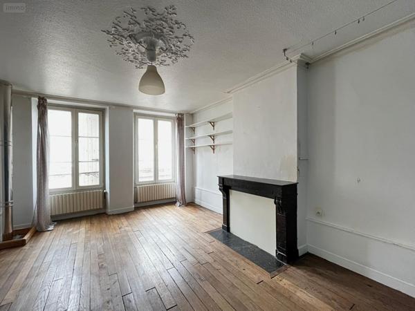 Maison de ville à vendre à Langres en Haute-Marne (52200), ref : SGAUR115116