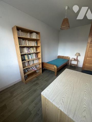 Maison semi-individuelle spacieuse – 5 chambres – Quartier prisé proche Jardin Public