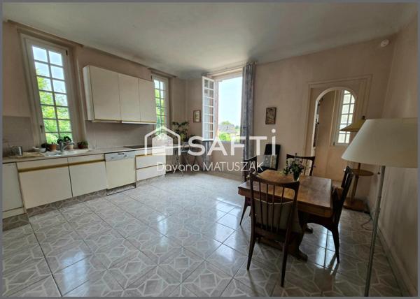 Appartement lumineux très atypique érigée en 1898