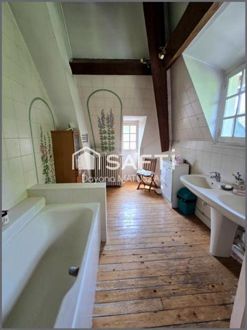 Appartement lumineux très atypique érigée en 1898