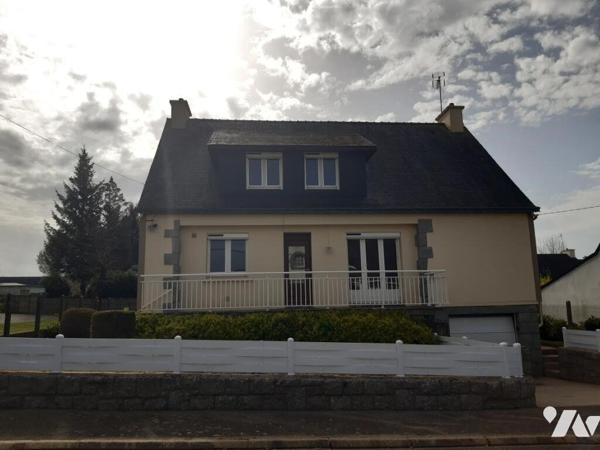 Maison à vendre à CLEGUEREC (56480), Morbihan (56), centre-bourg, située dans un quartier calme...