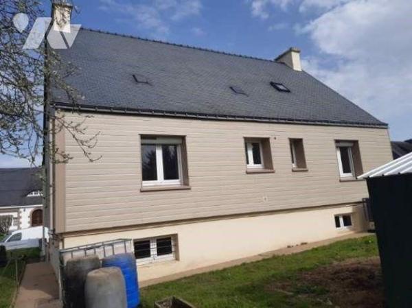 Maison à vendre à CLEGUEREC (56480), Morbihan (56), centre-bourg, située dans un quartier calme...