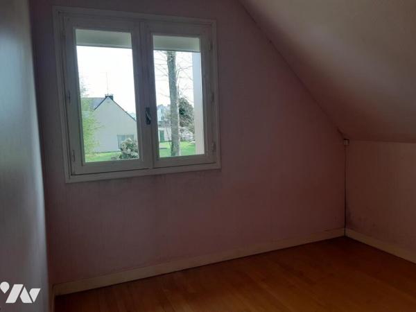 Maison à vendre à CLEGUEREC (56480), Morbihan (56), centre-bourg, située dans un quartier calme...