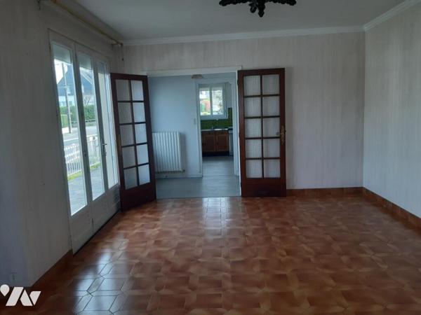 Maison à vendre à CLEGUEREC (56480), Morbihan (56), centre-bourg, située dans un quartier calme...