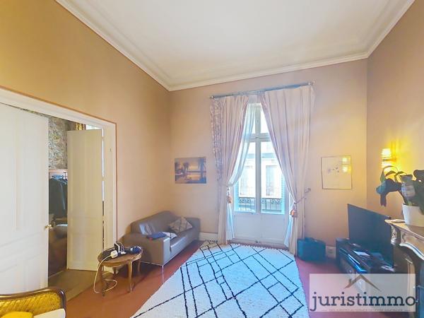 Orange (84100) À vendre – Grand appartement haussmannien au cœur d’Orange