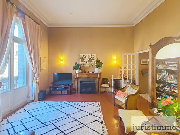 Orange (84100) À vendre – Grand appartement haussmannien au cœur d’Orange