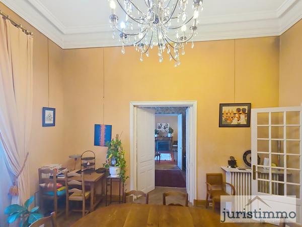 Orange (84100) À vendre – Grand appartement haussmannien au cœur d’Orange