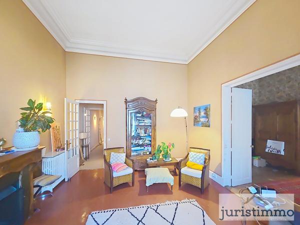 Orange (84100) À vendre – Grand appartement haussmannien au cœur d’Orange