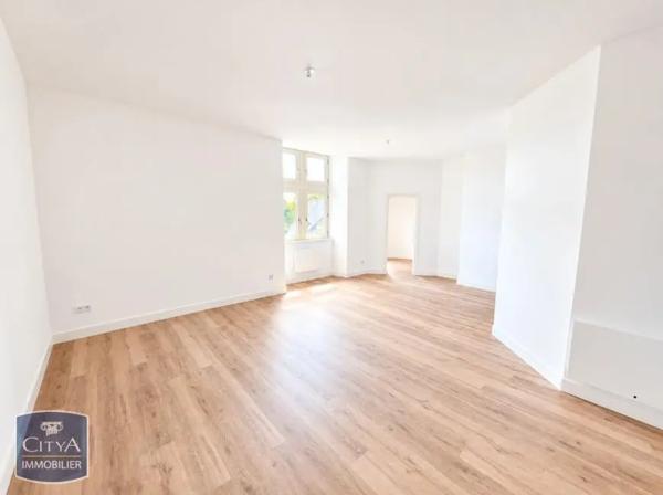Appartement à louer 2 pièces 68.46m² Chinon (37500)