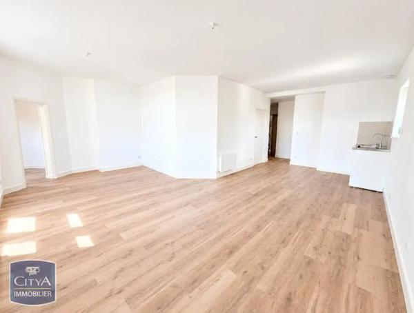 Appartement à louer 2 pièces 68.46m² Chinon (37500)