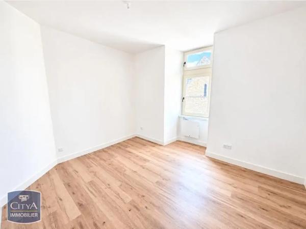 Appartement à louer 2 pièces 68.46m² Chinon (37500)