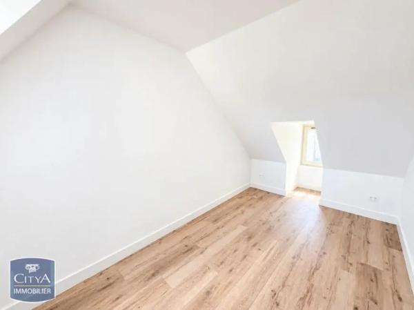 Appartement à louer 2 pièces 68.46m² Chinon (37500)
