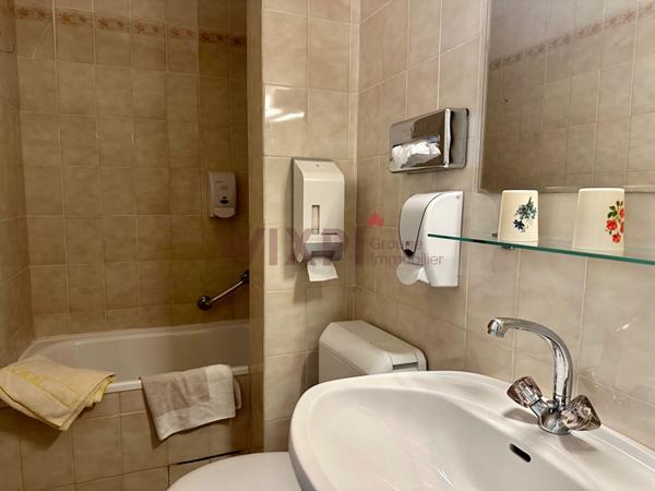 HOTEL/ IMMEUBLE DE 1200m2 , La lechere HOTEL/ IMMEUBLE DE 1200m2 , La lechere