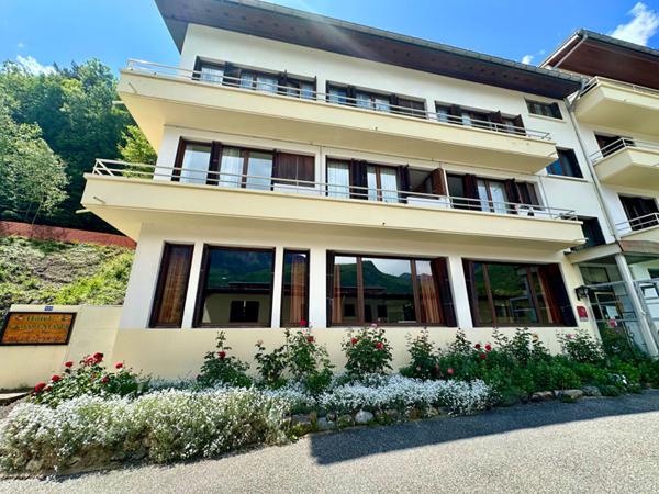 HOTEL/ IMMEUBLE DE 1200m2 , La lechere HOTEL/ IMMEUBLE DE 1200m2 , La lechere