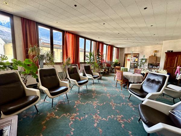 HOTEL/ IMMEUBLE DE 1200m2 , La lechere HOTEL/ IMMEUBLE DE 1200m2 , La lechere