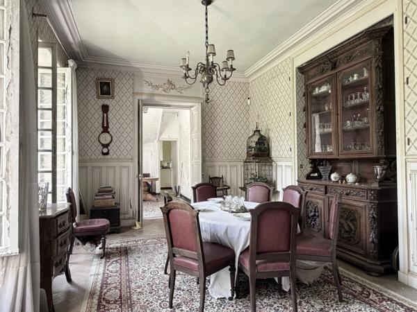 Ensemble immobilier de caractère avec jardin de 1 500 m² au cœur de Meaux