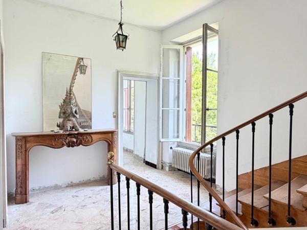Ensemble immobilier de caractère avec jardin de 1 500 m² au cœur de Meaux