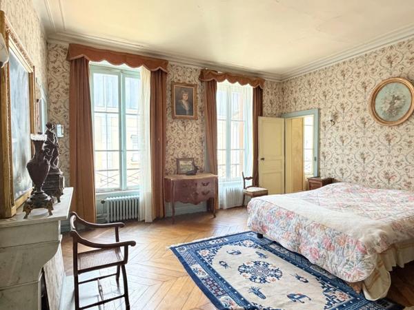 Ensemble immobilier de caractère avec jardin de 1 500 m² au cœur de Meaux