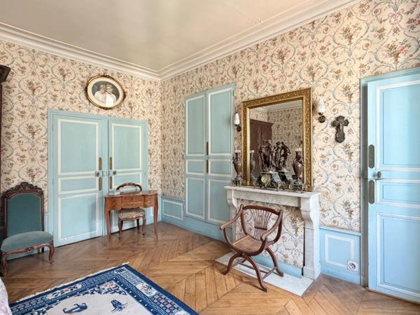 Ensemble immobilier de caractère avec jardin de 1 500 m² au cœur de Meaux