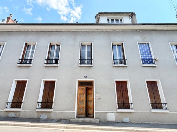 Ensemble immobilier de caractère avec jardin de 1 500 m² au cœur de Meaux