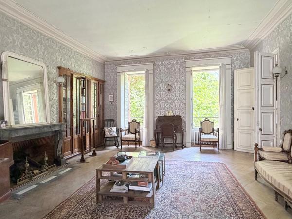 Ensemble immobilier de caractère avec jardin de 1 500 m² au cœur de Meaux