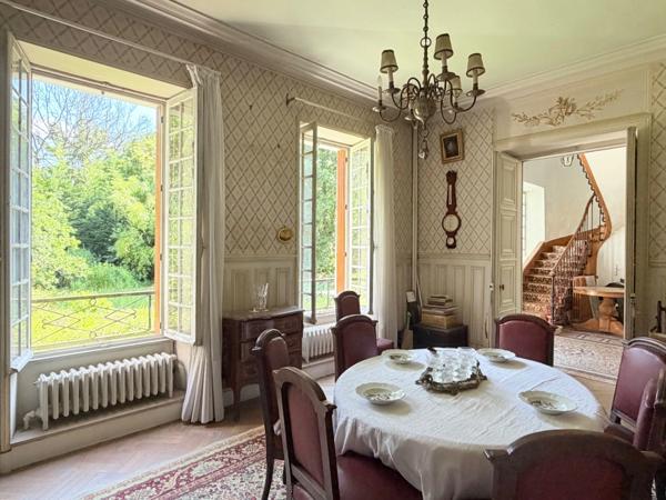 Ensemble immobilier de caractère avec jardin de 1 500 m² au cœur de Meaux