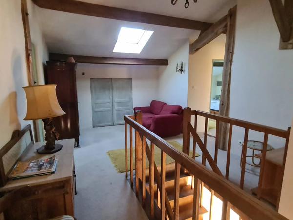 Belle maison et grange convertie avec 24 hectares de terrain et vues