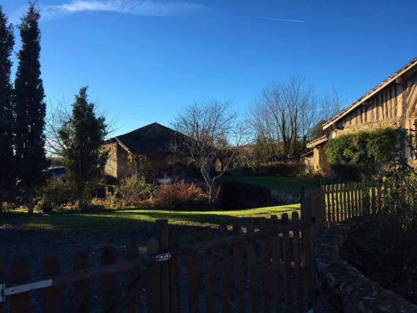 Belle maison et grange convertie avec 24 hectares de terrain et vues
