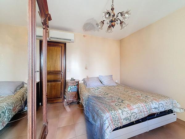 Propriété avec 2 villas sur terrain de 2 900 m² ? Vue mer