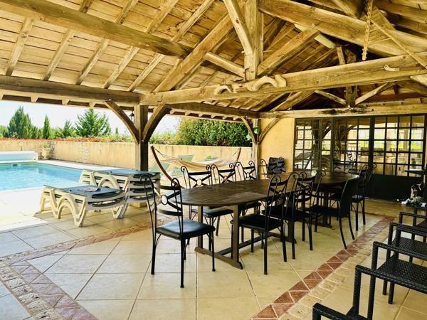Maison périgourdine moderne avec gîte et superbes vues