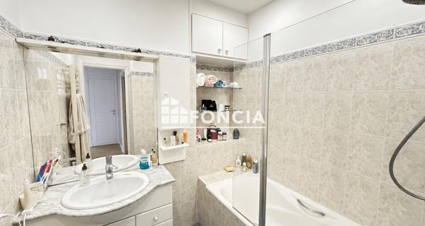 Location Appartement meublé 3 pièces 66.86 m² - Paris 75017