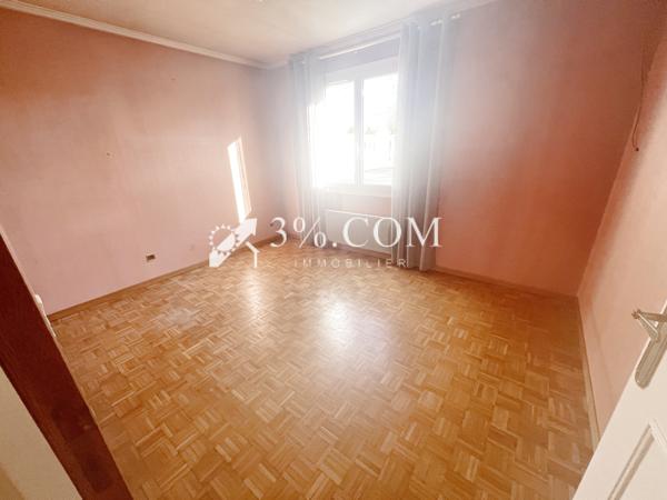Maison
                                                                                                                                                                                                                                                                                                                        6 pièce(s)                                                                                                                                                                                                          3 chambre(s)                                                                                                                                                                                                          90  m²