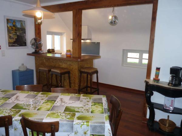 Maison en pierres type t9, un appartement type T3, terrain, village médiéval proche de Tulle