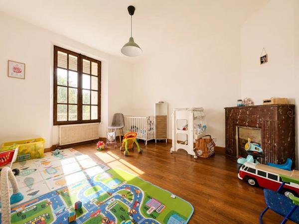Vente                                                      Maison
                        
                     7 pièces                      145 m2                     à Jouy-le-Châtel