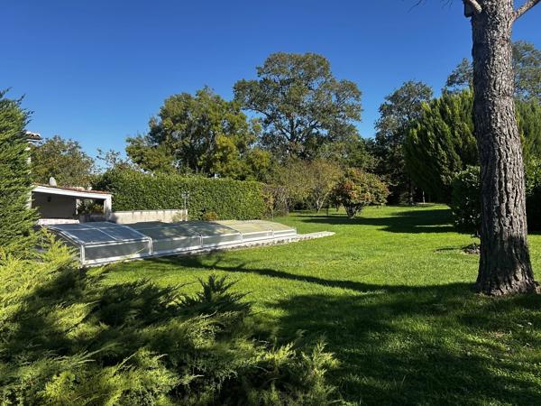 Jolie charentaise avec 3 chambres et piscine avec abri