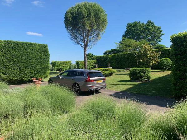 Jolie charentaise avec 3 chambres et piscine avec abri
