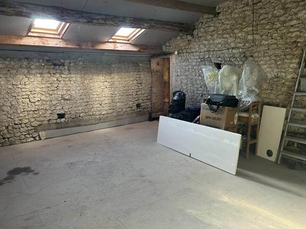 Jolie charentaise avec 3 chambres et piscine avec abri