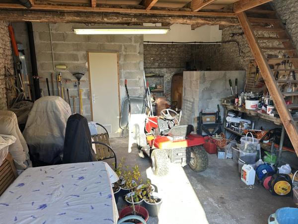 Jolie charentaise avec 3 chambres et piscine avec abri