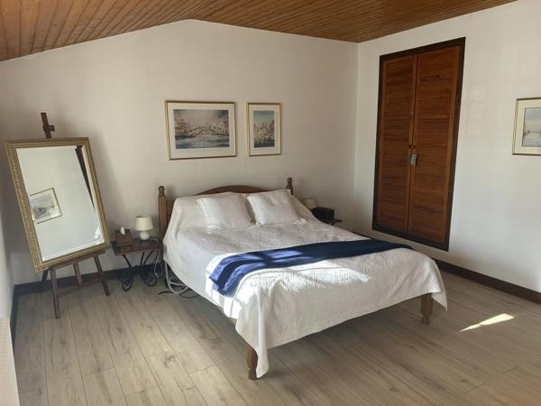 Jolie charentaise avec 3 chambres et piscine avec abri