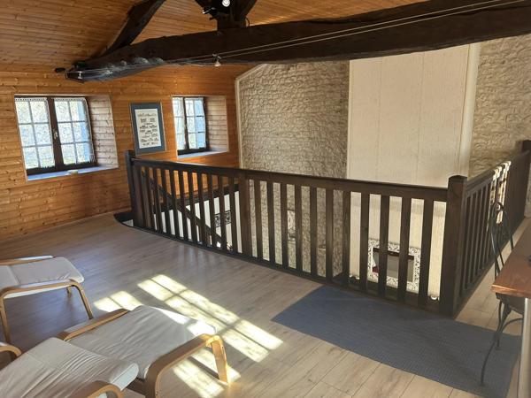 Jolie charentaise avec 3 chambres et piscine avec abri