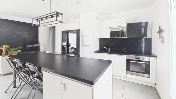 Vente                                                      Appartement
                        
                     4 pièces                      85 m2                     à Limeil-Brévannes