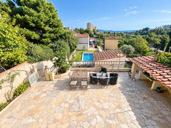 Maison
         5 pièces
        - 138 m² Bien prestige 424 000 € *