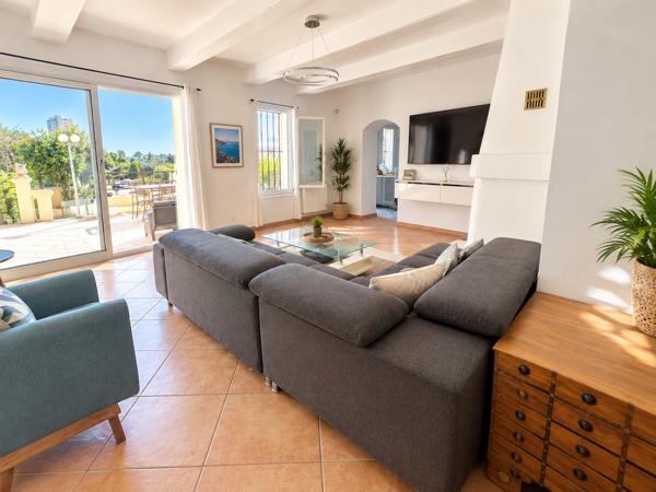 Maison
         5 pièces
        - 138 m² Bien prestige 424 000 € *