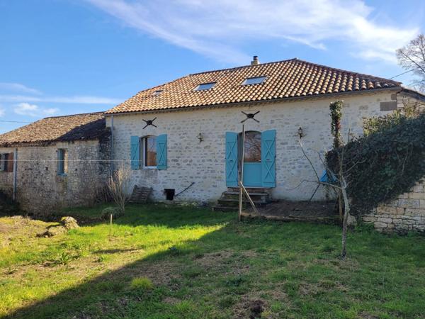 Maison de campagne avec dépendances.